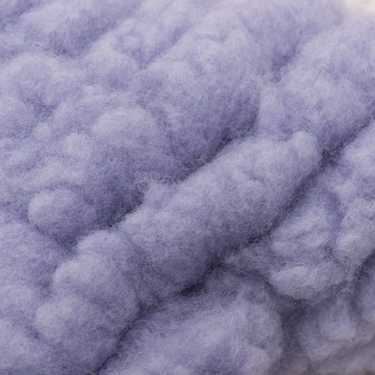 Hueso de Peluche HuggleHug con Spray Calmante de Lavanda – detalle 5 | Pawvora