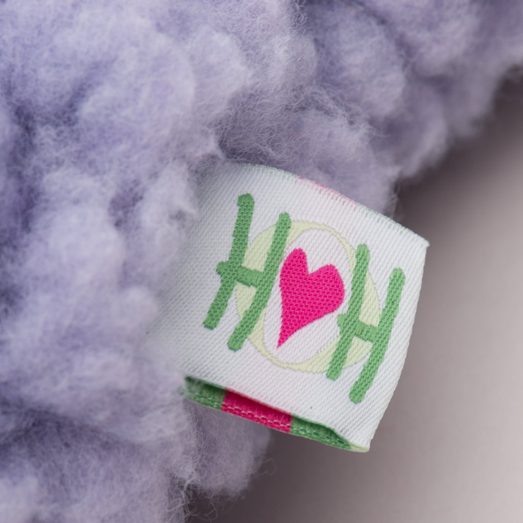 Hueso de Peluche HuggleHug con Spray Calmante de Lavanda – detalle 6 | Pawvora